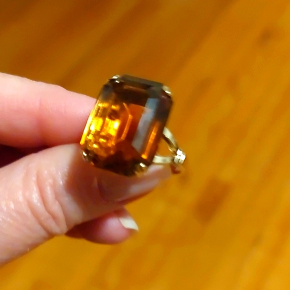 Smoky Quartz Ring (Faux) with Original Avon Box size 6.5-7 Vintage Avon 1978 - Picture 3 of 9